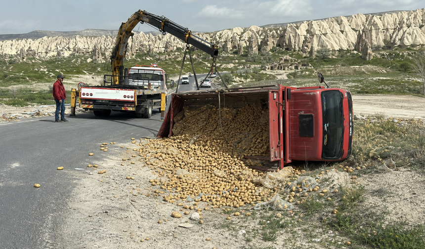 Nevşehir’de Patates Yüklü Kamyonet Kaza Yaptı