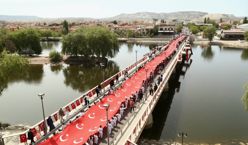 Kızılırmak Üzerinde Dev Türk Bayrağı Gururu