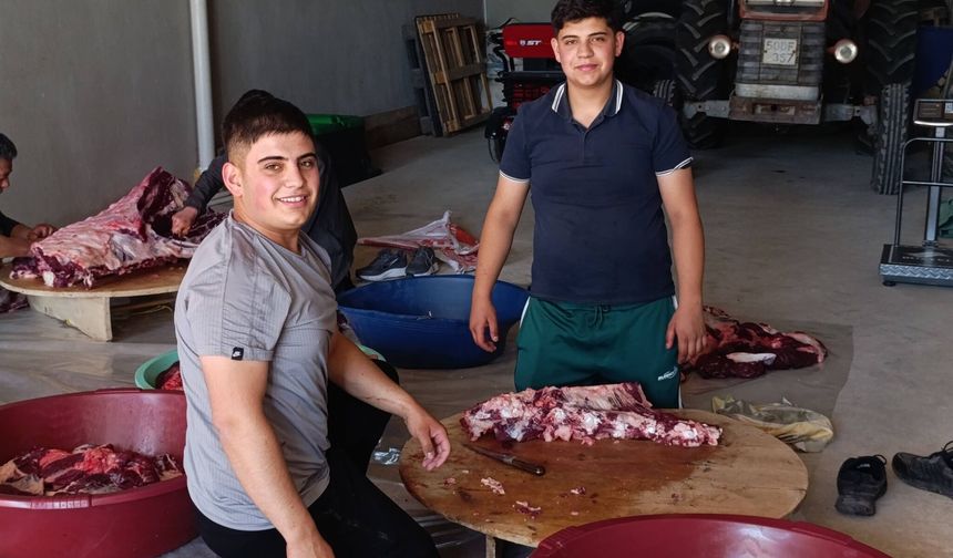 Nevşehir’de Vatandaşlar Kurbanlarını Kesti