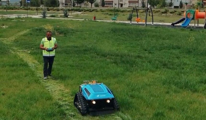 Çim Biçme Robotu Gülşehir’de Göreve Başladı