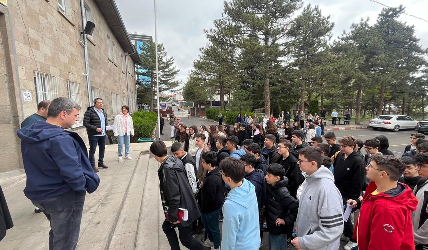 Altınyıldız’da LGS Prova Sınavları Yoğun Katılımla Devam Ediyor