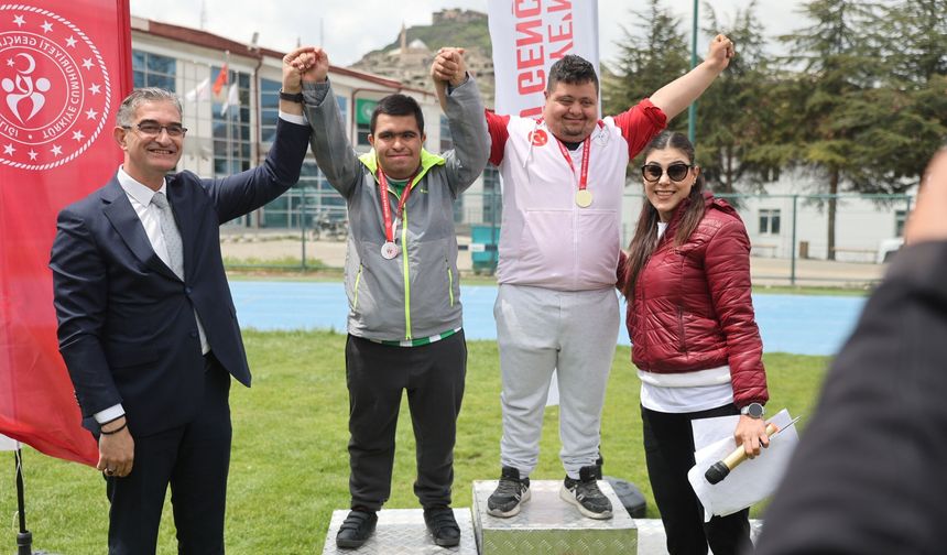 Özel Sporculardan Madalya Yağmuru