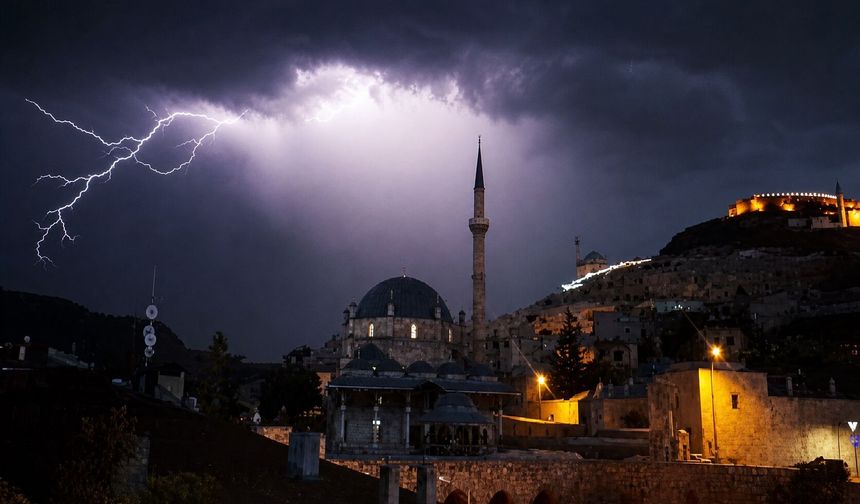 İlçe İlçe Yağış Alarmı: Nevşehir Dikkat!