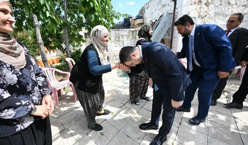 Akın Gürlek’ten Ayvalı’da Gönül Ziyaretleri