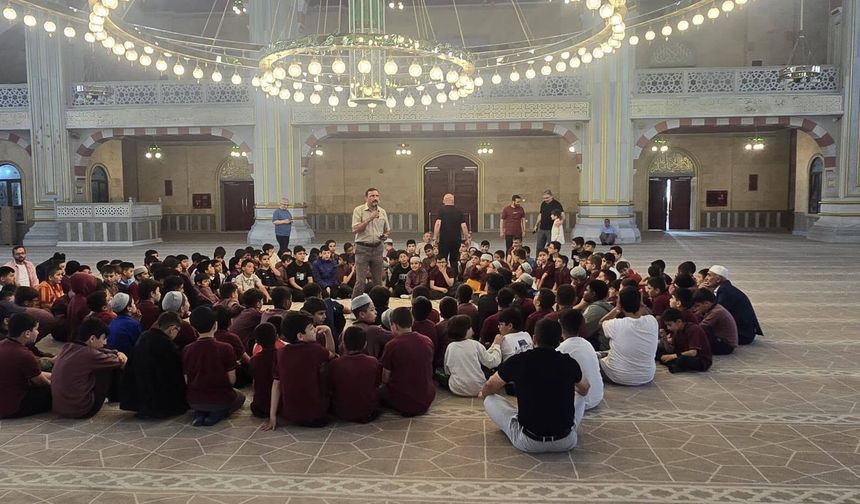 Nevşehir’de cami bahçesinde uçurtma şenliği