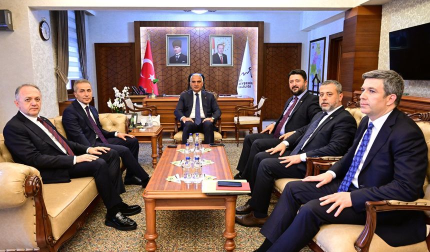 Bakan Ersoy Nevşehir Valiliğini Ziyaret Etti