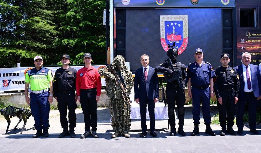 Vali Kök’ten Jandarma Standına Ziyaret