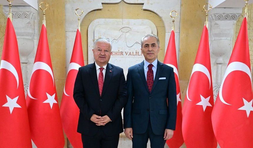 Aksaray Valisi Duru’dan Nevşehir Valisi Kök’e Hayırlı Olsun Ziyareti