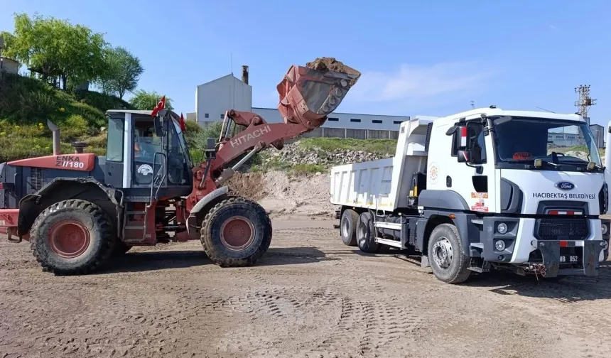 Hacıbektaş’ta Bozulan Yol ve Kaldırımlar Onarılıyor