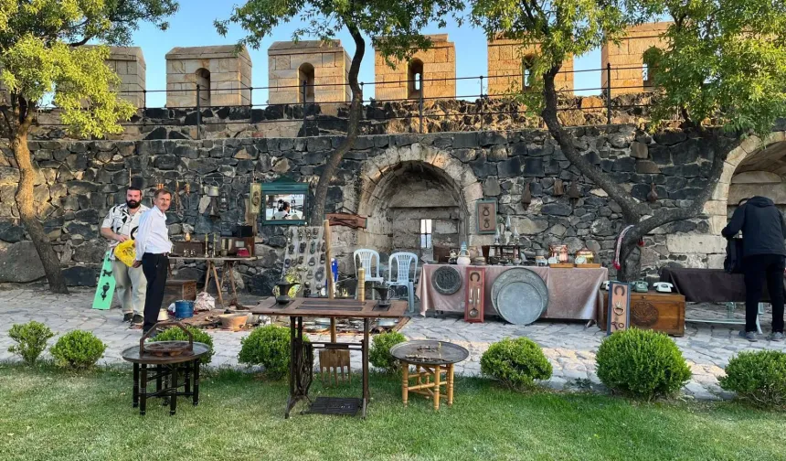 Tarih ve Nostalji Nevşehir Kalesi’nde Buluşuyor