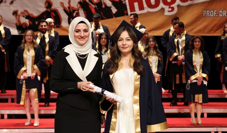 NEVÜ Diş Hekimliği Fakültesi İlk Mezunlarını Verdi