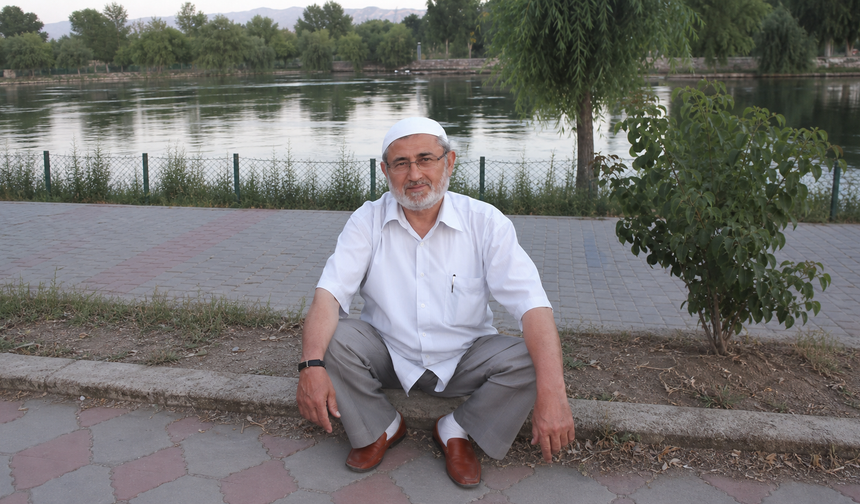 Avanoslu Üzeyir Akkuş Hoca Vefat Etti