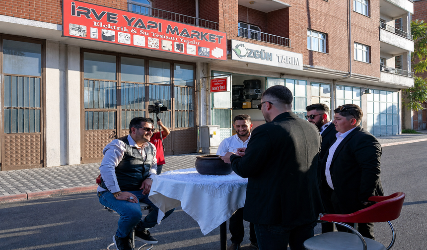 Acıgöl'de güveci doldurtmadan yolu açmadı