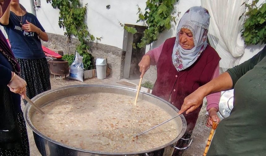 Şahinefendi'de Aşure Kazanları Kardeşlik İçin Kaynadı