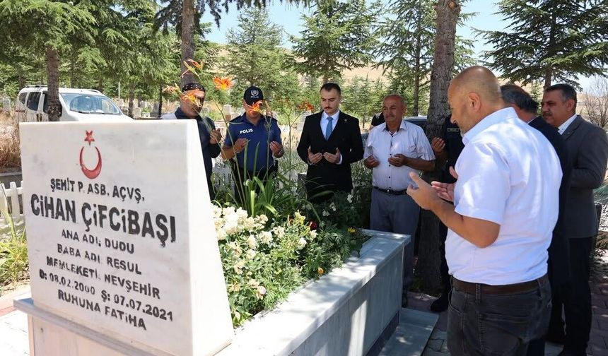 Derinkuyu Kaymakamı Yeğin'den İlk Ziyaret Şehit Kabirlerine