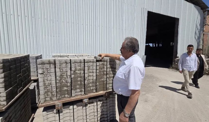 Başkan Sarıtaş, Kum Ocağı ve Kilit Parke Tesislerinde İncelemelerde Bulundu