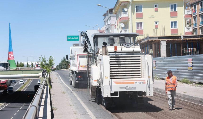 Karabağ Köprülü Kavşağı'nda Asfalt Mesaisi
