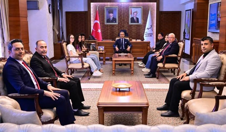 Nevşehir'in LGS Türkiye Birincileri Vali Kök'ün Konuğu Oldu