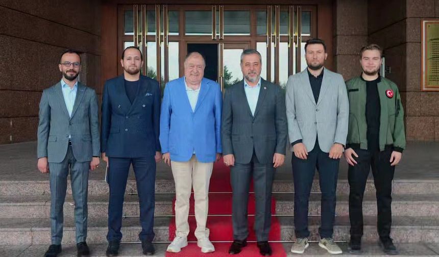 Milletvekili Özgün, Enderunlu Gençlerle Parmaksız'ı Ziyaret Etti
