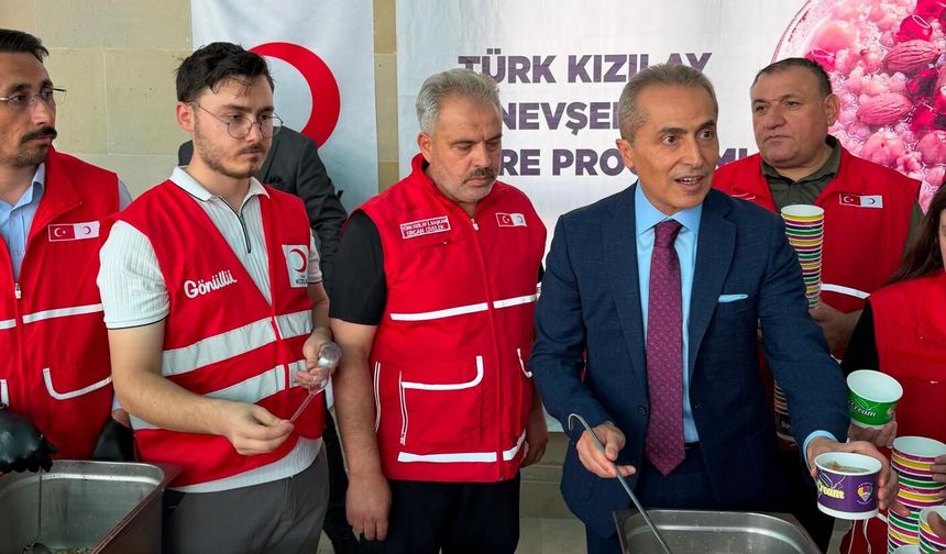 Türk Kızılay Nevşehir'den 5 Bin Kişilik Aşure İkramı