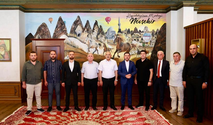 Esnafın Sorunları Başkan Arı ile Masaya Yatırıldı