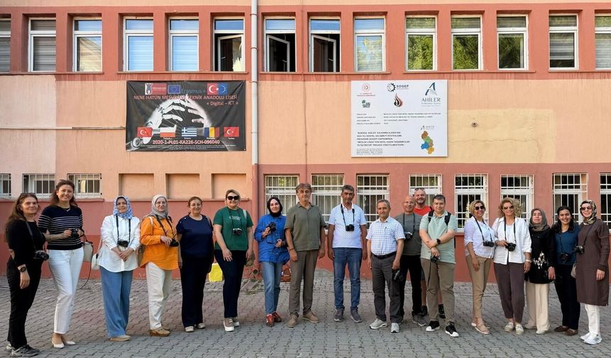 Meslek Lisesi Yeni Nesil Kadın Tasarımcılar Yetiştiriyor Projesi’nde Eğitimler Tamamlandı