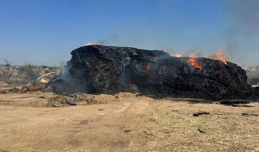 Nevşehir'de Saman Balyaları Alev Alev Yandı