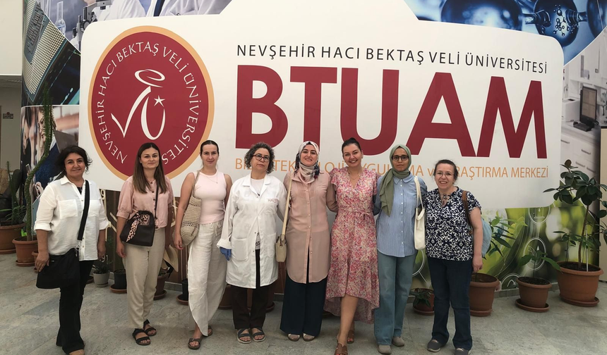 Polonya’lı Araştırmacılara Biyomalzemeler Üzerinde Antibakteriyel Test Eğitimi Verildi