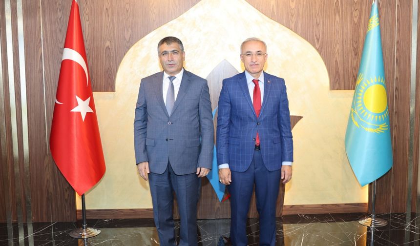 Rektör Aktekin Ahmet Yesevi Üniversitesi Mütevelli Heyet Başkanı Karaman’ı Ziyaret Etti