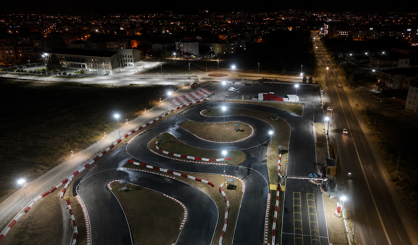 Türkiye'nin İlk Gece Karting Yarışı Nevşehir'de