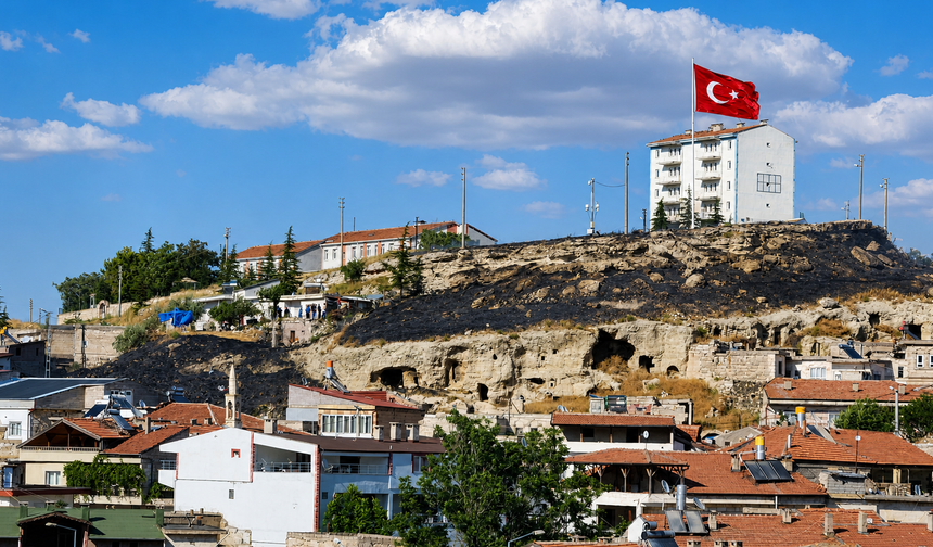 Sulusaray'da Alevler Yerleşim Yerlerine Yaklaştı