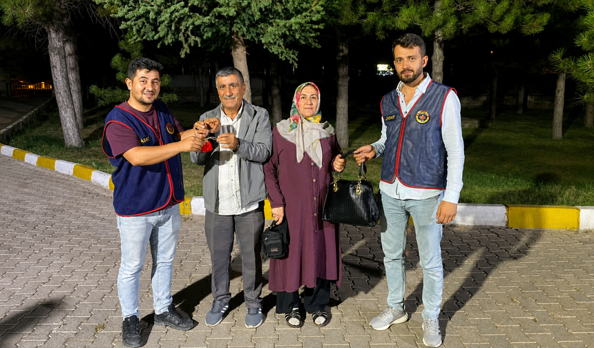 Çalınan para ve altınlar sahibine teslim edildi