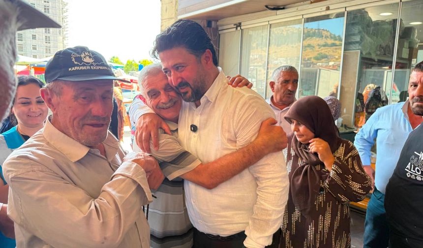 Çalışkan, pazar yerinde vatandaşlarla buluştu