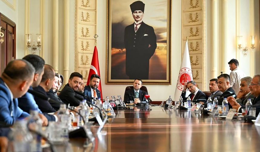 Nevşehir Heyetinden Hemşehrileri Bakan Gürlek’e Ziyaret