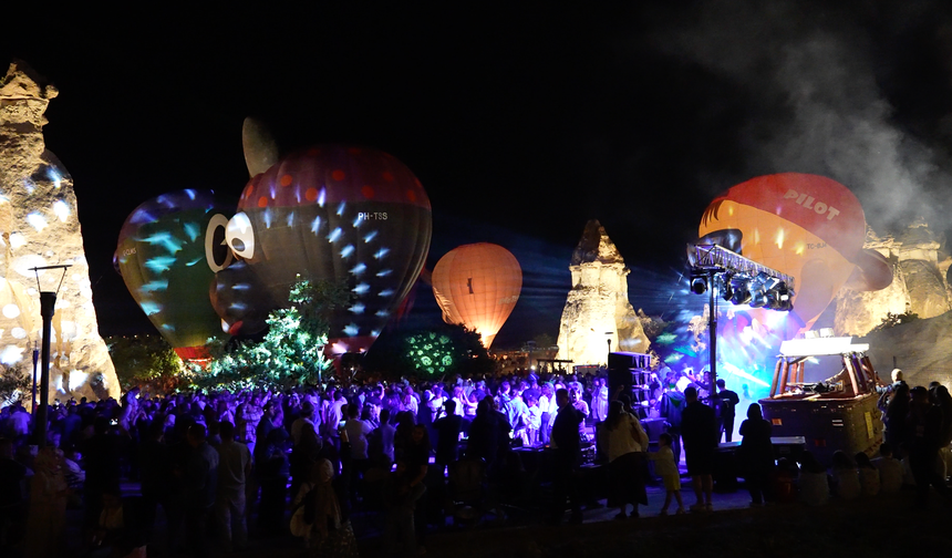 Kapadokya Semaları Festivalin İlk Gününde Renk Cümbüşüne Döndü