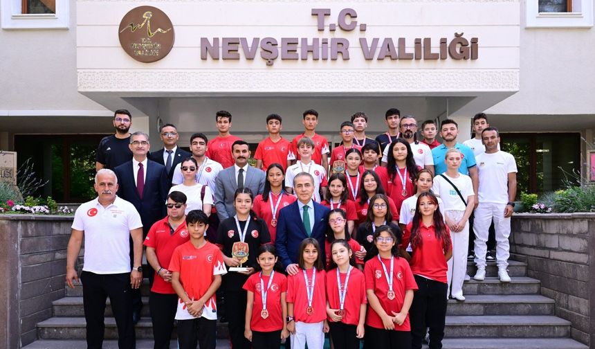 Nevşehirli Şampiyonlardan Vali Kök’e Ziyaret