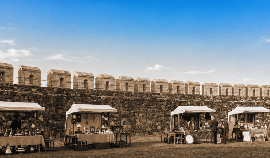Nevşehir Kale İçi’nde Geçmişe Yolculuk! Antika Pazarı Kapılarını Açıyor