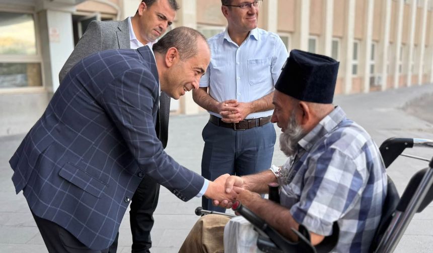 AK Parti Nevşehir’den Onkoloji Servisine Ziyaret