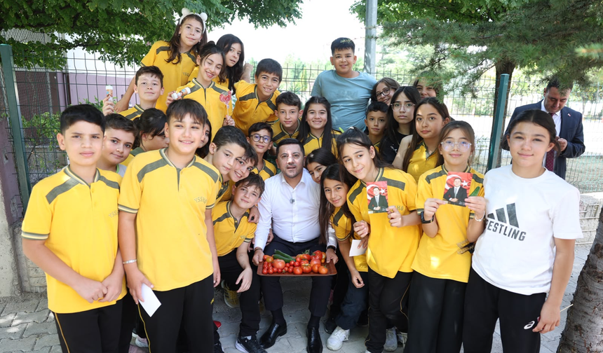 Nevşehir’de Okul Serasında Hasat Zamanı