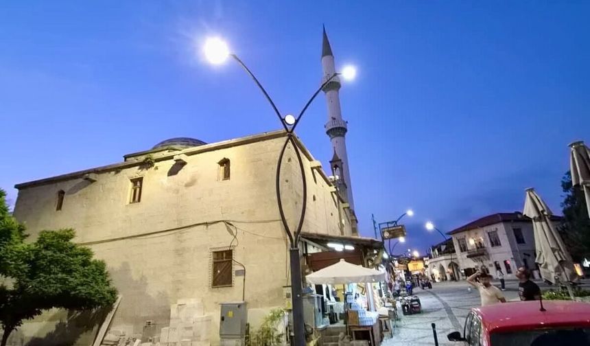 Ortahisar’da Eski Elektrik Direkleri Yenilendi