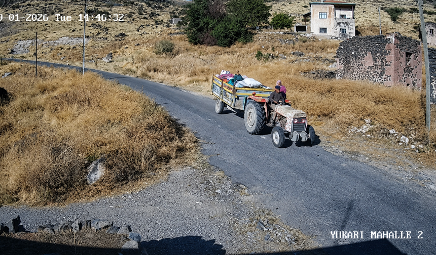 Gülşehir'de Traktör Kazası Kamerada! 3 Yaralı