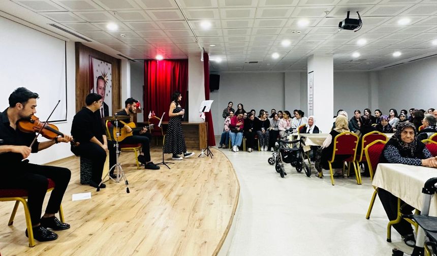 NEVÜ ve Aile ve Sosyal Hizmetler İl Müdürlüğünden Yaşlılar Günü’nde Anlamlı Etkinlik