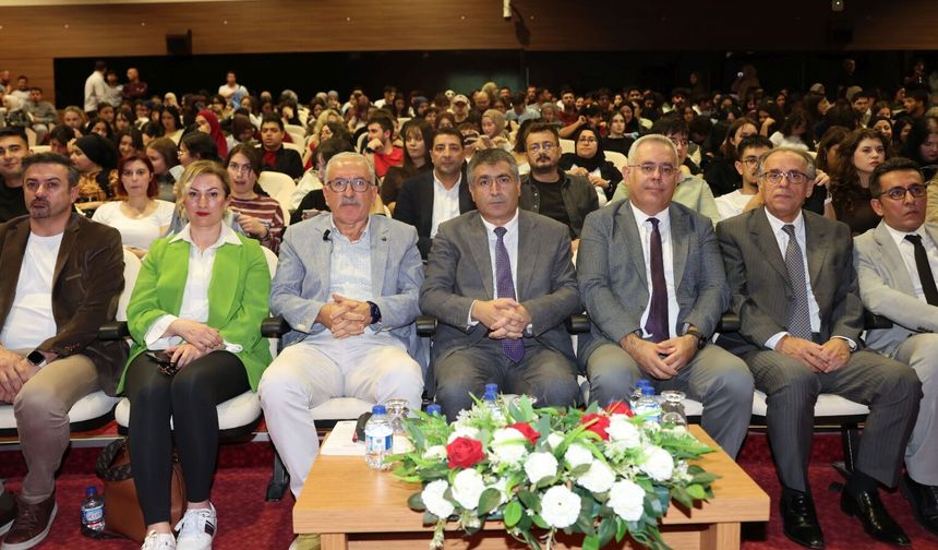NEVÜ’de “Yüzleşerek Barışmak: Terörsüz Türkiye” Konferansı Düzenlendi
