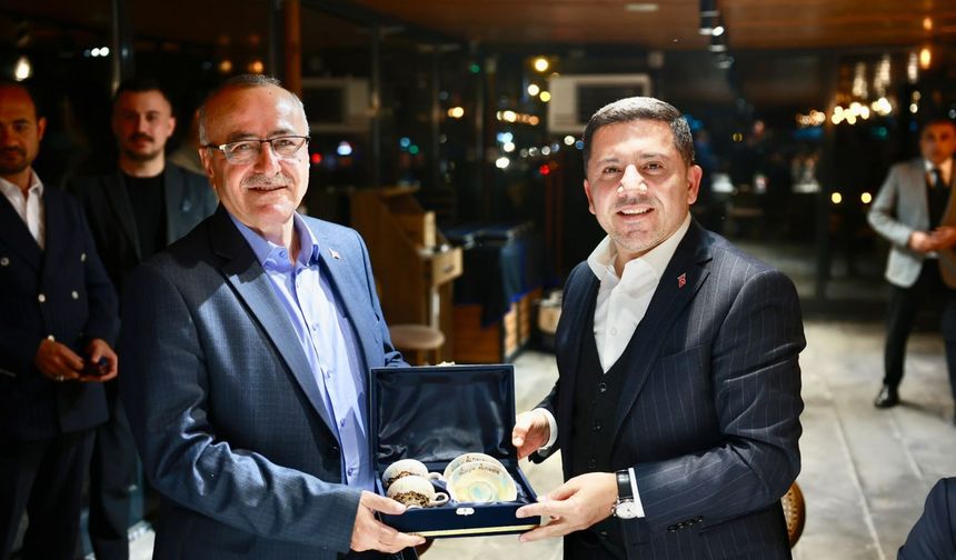 Başkan Rasim Arı, Nevşehirli Muhtarlarla Bir Araya Geldi