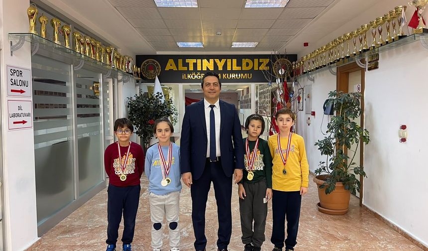 Satrançta Zirve Yine Altınyıldız’ın!