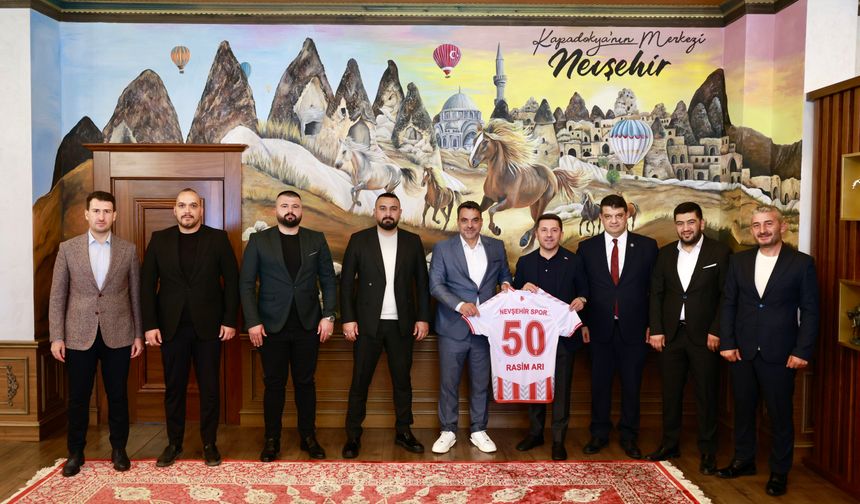 Başkanı Arı, Nevşehirspor Yönetimini Ağırladı