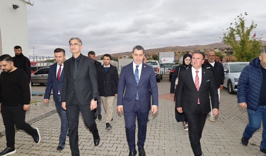 Gaziantep Milletvekili Bozgeyik Avanos’ta Gençlerle Buluştu
