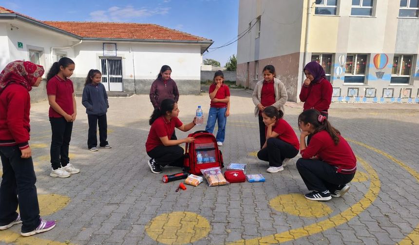Nevşehir’de Okullarda Afet Farkındalık Eğitimi ve Tatbikatlar Yapıldı