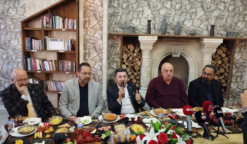 Başkan Arı, Gazeteciler ile Kahvaltıda Buluştu