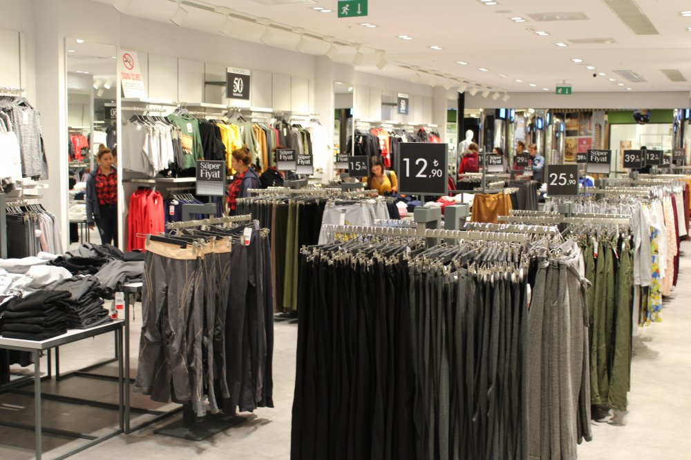 Longchamp stores. Мосс мода магазин спб. Мосмода магазин спб. , 9 универмаг "кировский". Мосс мода магазин.